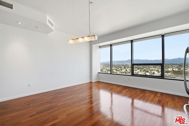 Photo - 1100 Wilshire Blvd Unit 2805