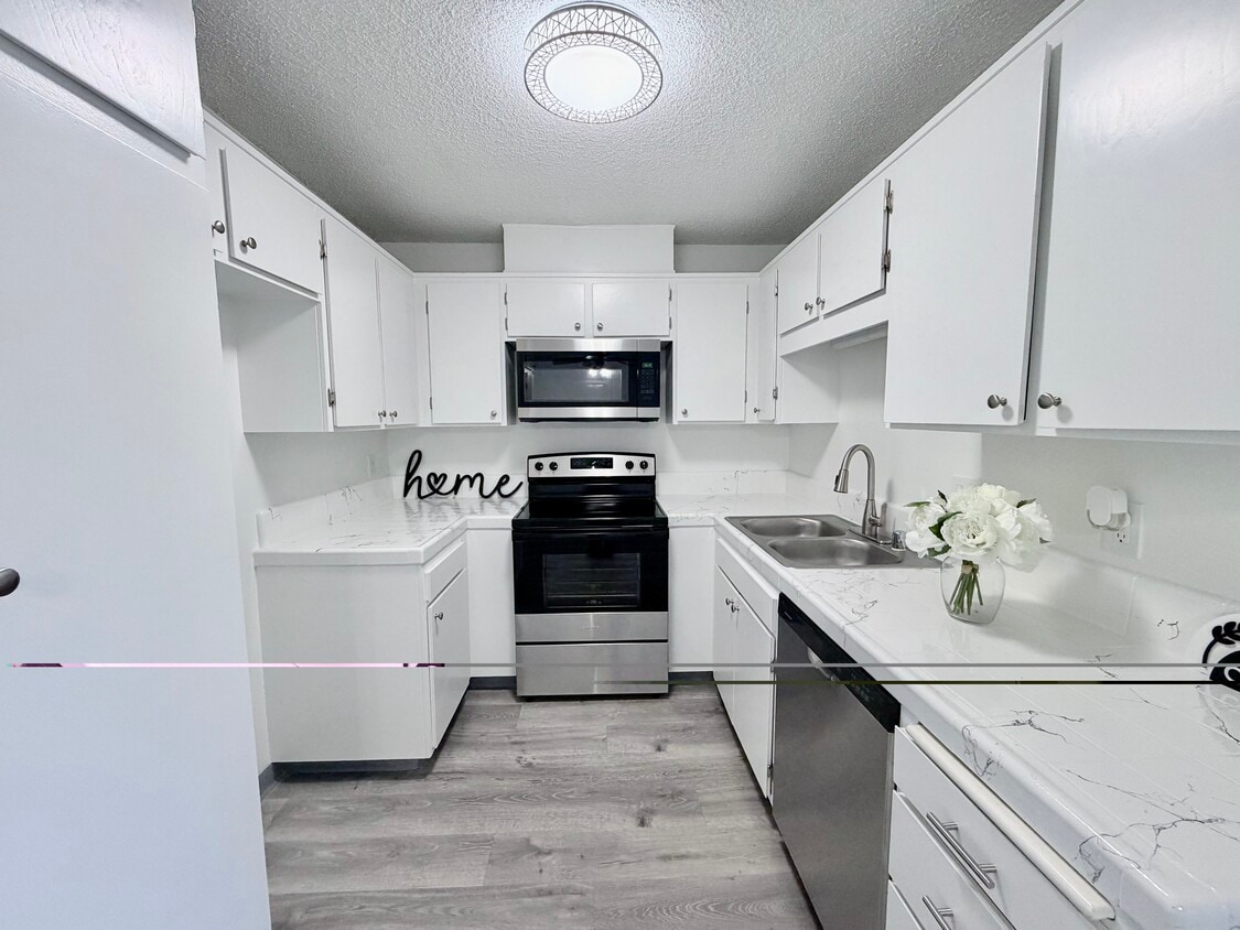 Floor Plan - Two Bedrom x Two Bath