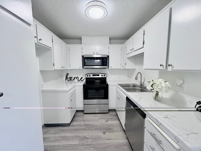 Plan A: Kitchen - Anza Victoria Apartments