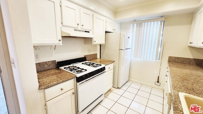 Photo - 1425 W 12th St Unit 161