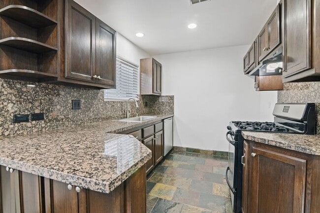 Building Photo - 3952 W 178th St
