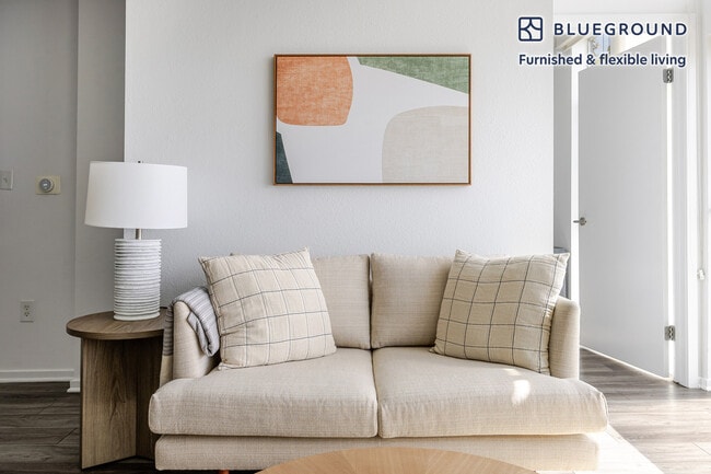 Photo - 4133 Redwood Ave Unit FL3-ID1324