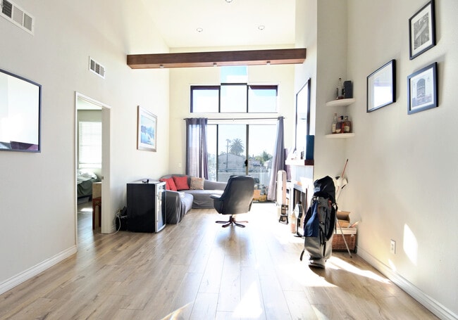 Photo - 5051 Rosewood Ave Unit 208