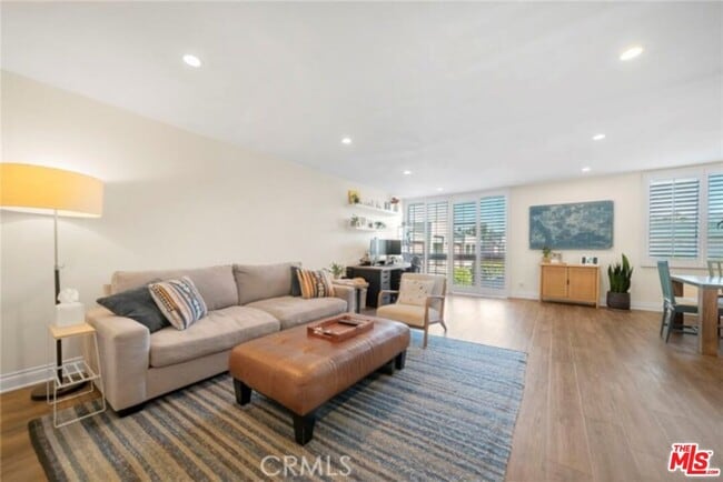 Photo - 5301 Balboa Blvd Unit C6