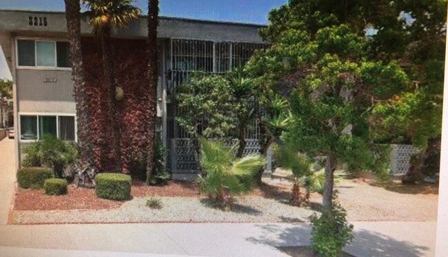 Building Photo - 3215 W 85th St Unit 3
