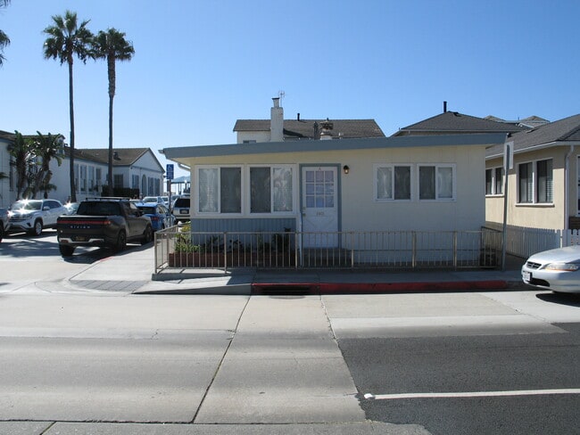 Building Photo - 1401 W Balboa Blvd Unit A