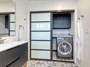 Photo - 3470 Trumbull St