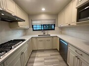 Photo - 428 W Huntington Dr Unit 4