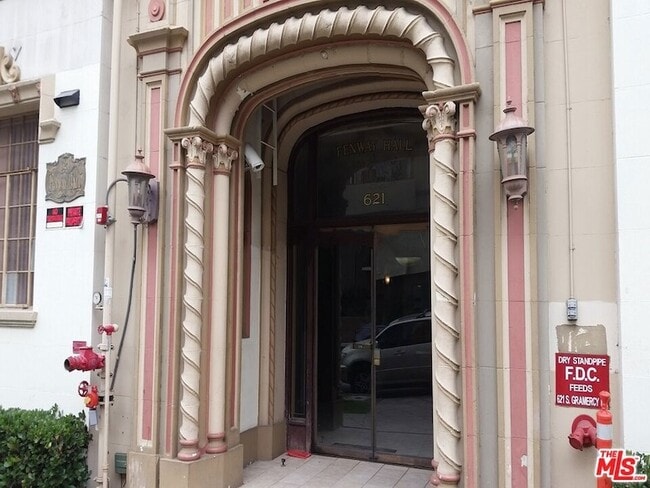 Photo - 621 S Gramercy Pl House