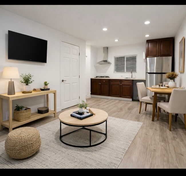 Building Photo - 2707 Cridge St