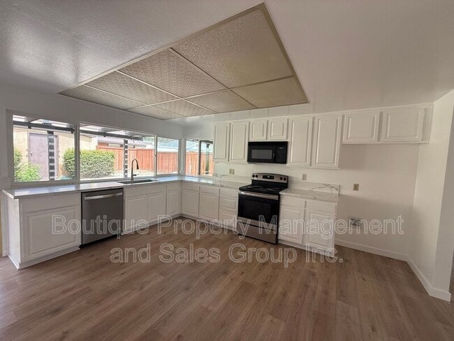 Photo - 24621 Overlake
