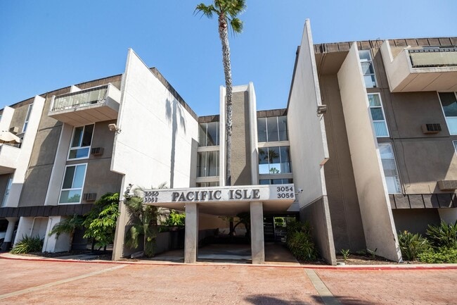 Building Photo - Pacific Isles - Point Loma Renovated Condo- Gated Community, Some Utilities Included, Parking, an...