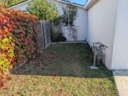 Photo - 233 Flower St