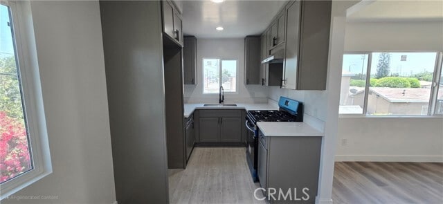 Photo - 833 E 92nd St