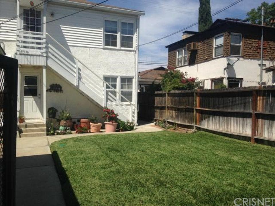 Photo - 12710 Oxnard St