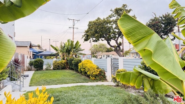 Photo - 4239 W Broadway