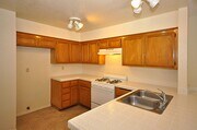 Photo - Lovely single level end unit in Tanglewood... House