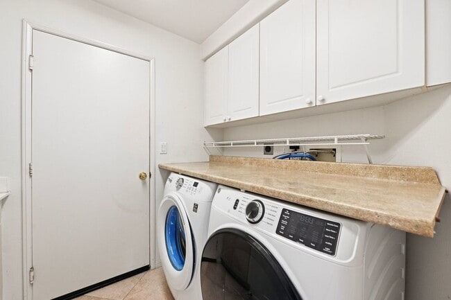 Photo - 5643 Willowmere Ln
