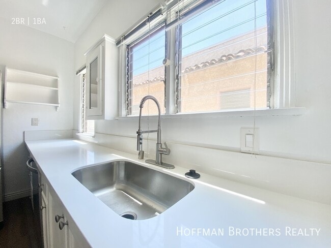 Photo - 362 1/2 N Sierra Bonita Ave