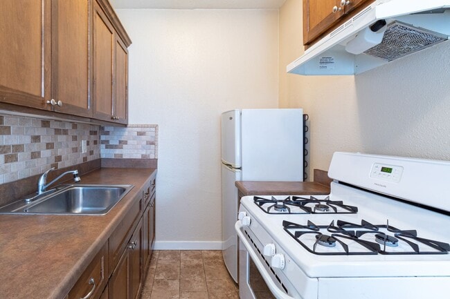 Photo - 1324 N Peterson Ave Unit 07