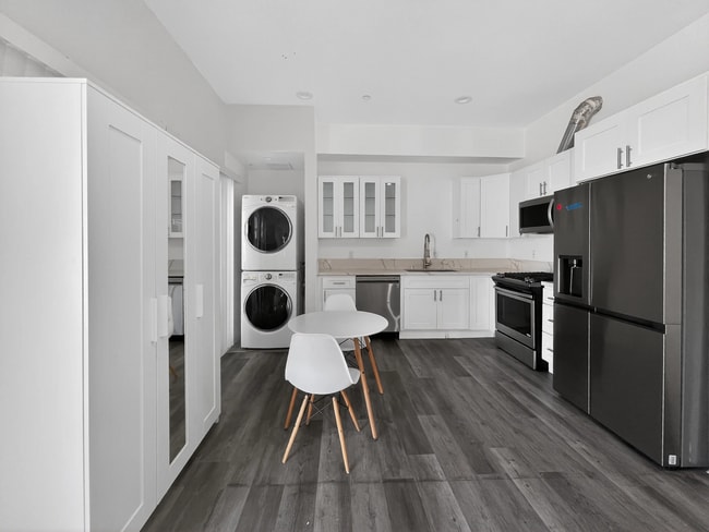 Photo - 418 N La Fayette Park Pl
