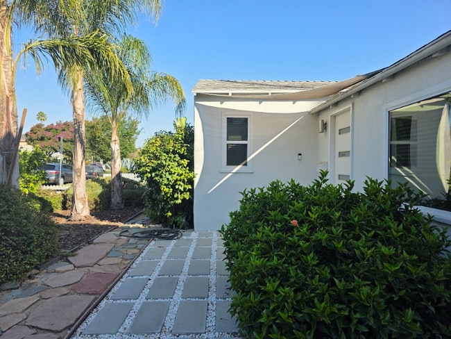 Building Photo - 1748 Wellesley Ave Rental