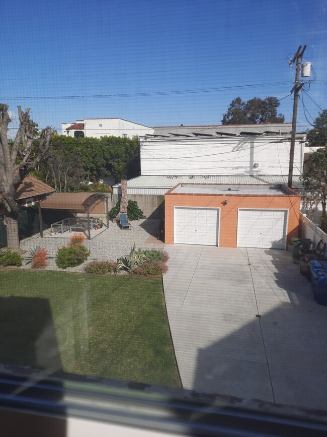 back - 1216 Keniston Ave Unit 1216 Keniston