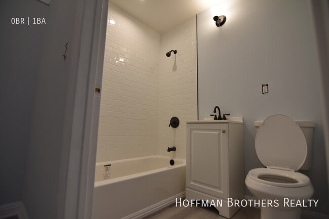 Photo - 2360 W Washington Blvd Unit 4