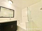 Photo - 2106 S Bentley Ave Unit 2