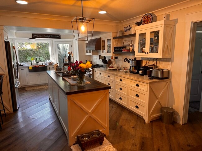 Photo - 11841 Montecito Rd