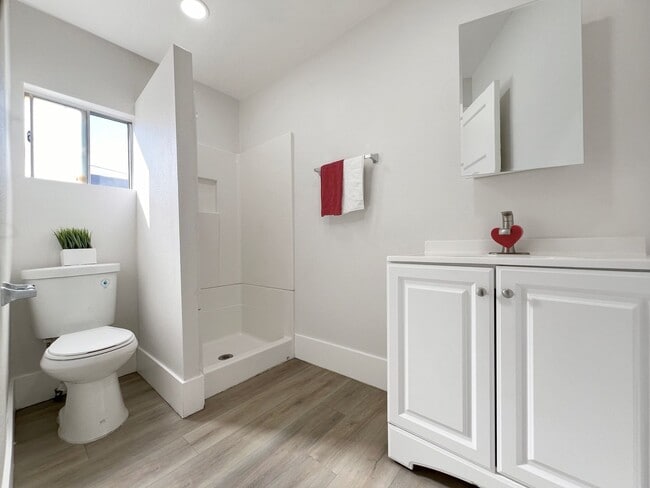 Photo - LB2384 - RUBS Unit 2388