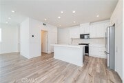 Photo - 589 S Lyon St