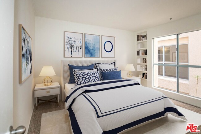 Photo - 410 S Barrington Ave Unit 205