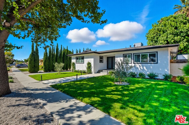 Photo - 19153 Bessemer St