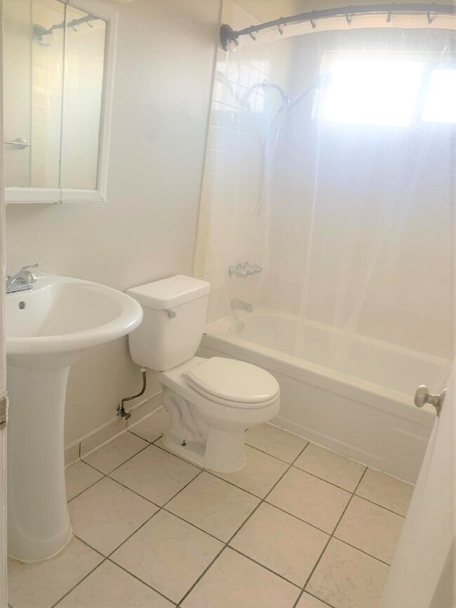 BATHROOM - 4683 Canoga St