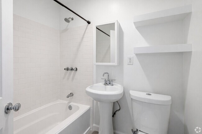 Photo - 411-417 Walnut Ave