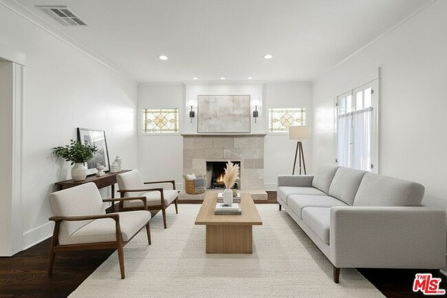 Photo - 743 N Orange Dr