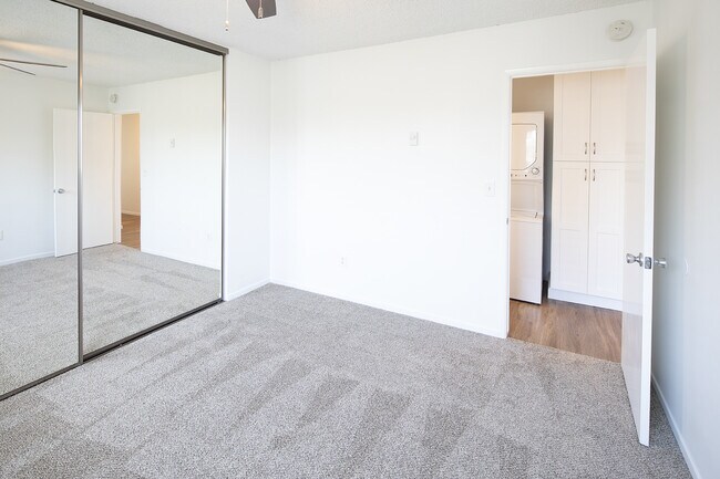 Photo - Gorgeous 2BR Apartment with Washer/Dryer, ... Unit 09