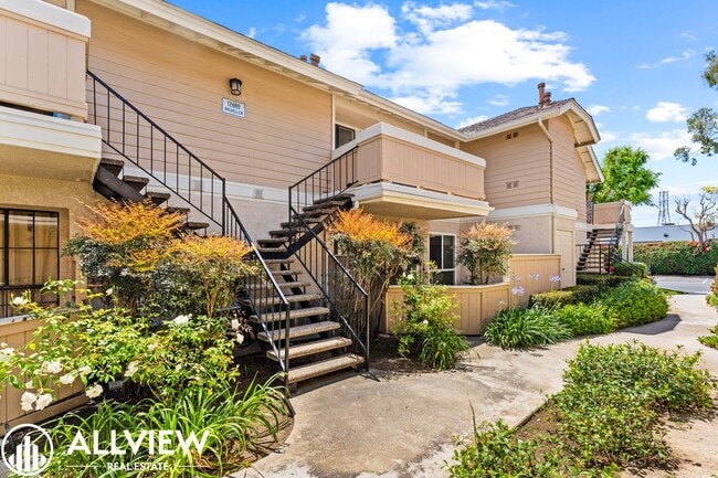 Photo - Updated 2 Bed, 1.5 Bath Condo in Gated Crosspointe Village