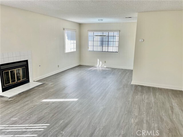 Building Photo - 2931 Plaza del Amo