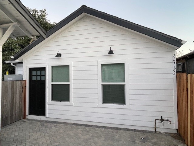 Building Photo - 225 W 56th St