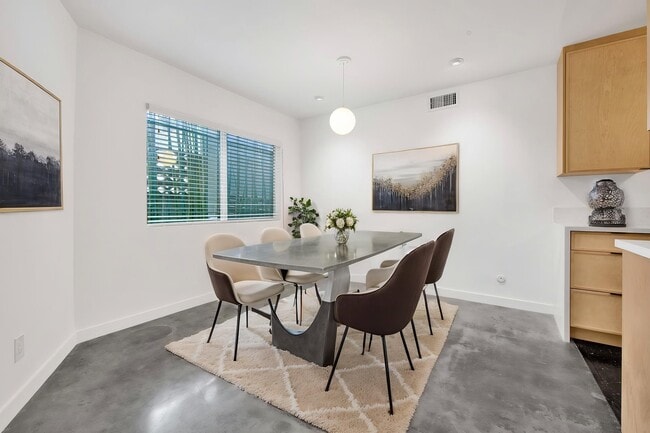 Photo - 7767 Hollywood Blvd Unit 106