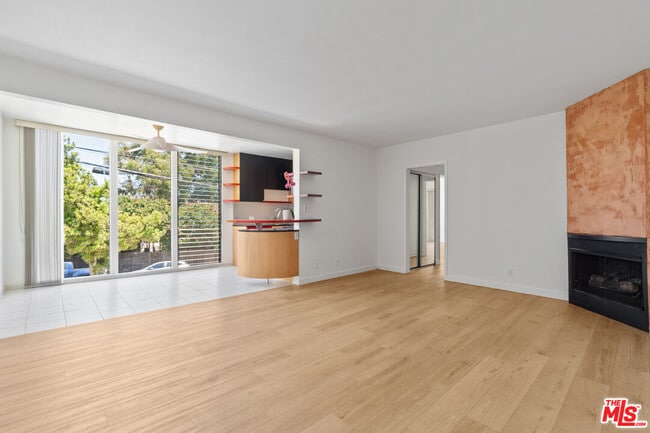 Photo - 631 Pier Ave Condo Unit 1