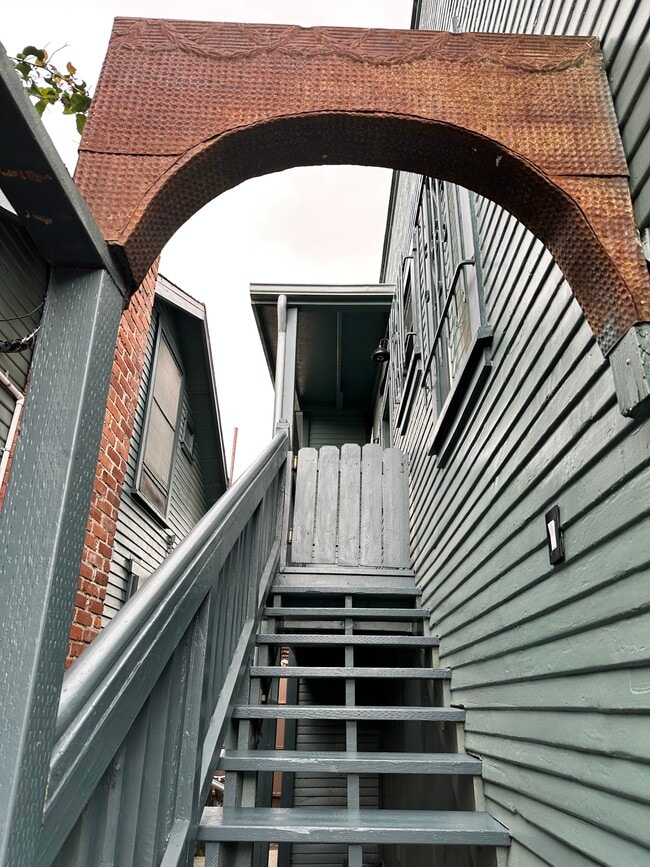 Photo - 1615 Shell Ave