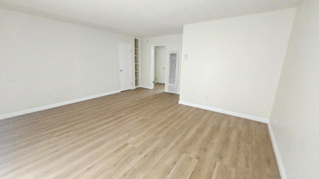 Photo - 18312 Collins St Apartment Unit 117