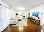 Photo - 445 E Magnolia Blvd