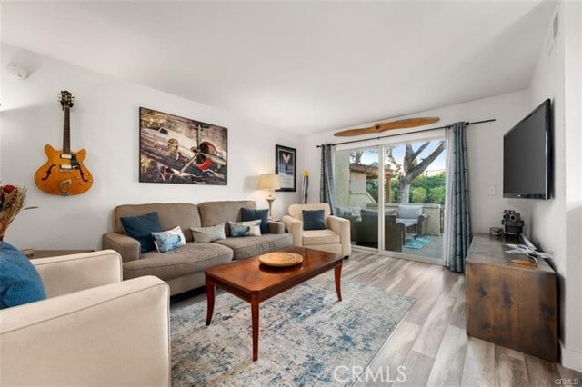 Photo - 875 Endicott Dr