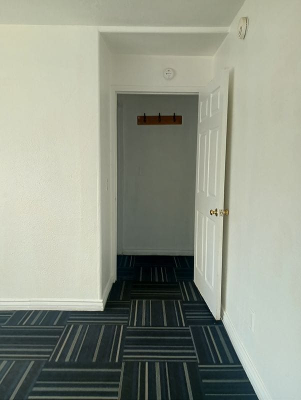 Photo - 3853 Winona Ave