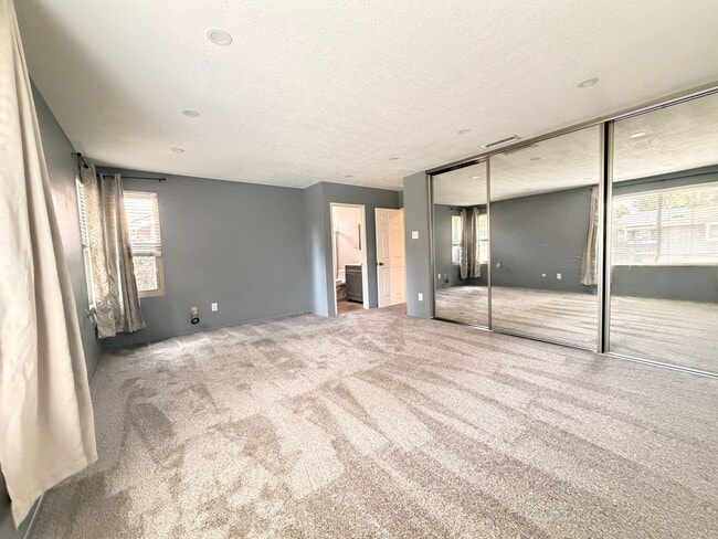 Photo - Beautiful Bay Ridge Cul-de-Sac Townhome