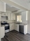 2x2 kitchen - Mission Garden Apartments